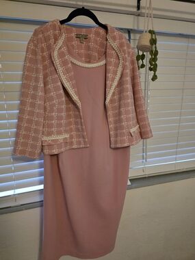 Elegant Pink Tweed Jacket & Dress Set